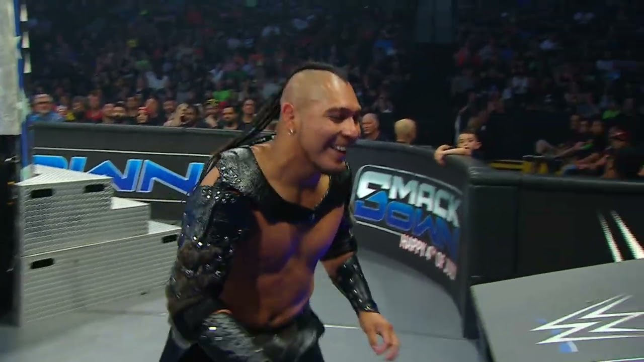 WWE SMACKDOWN REY FENIX VS EL HIJO DEL VIKINGO 07/03/26 background