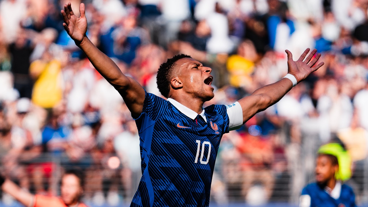 Hyundai Goal of the Tournament | Best Goals of the Round of 32 | FIFA World Cup 2026™ background