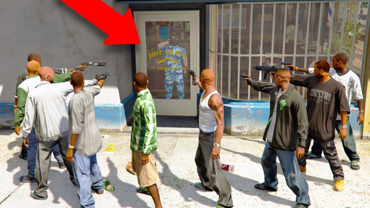 SHE MESSED WITH THE WRONG PEOPLE! *GANG SURROUNDS SHOP!* | GTA 5 THUG LIFE #251