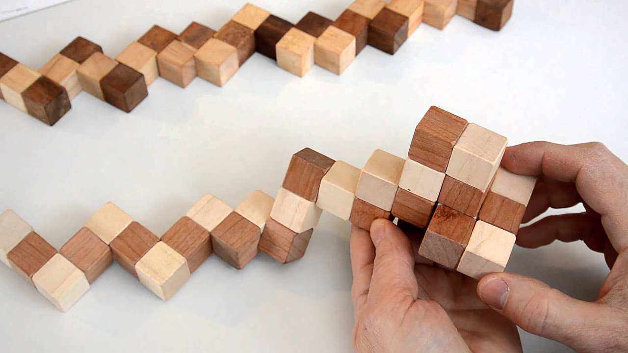 How to solve the snake cube puzzle background