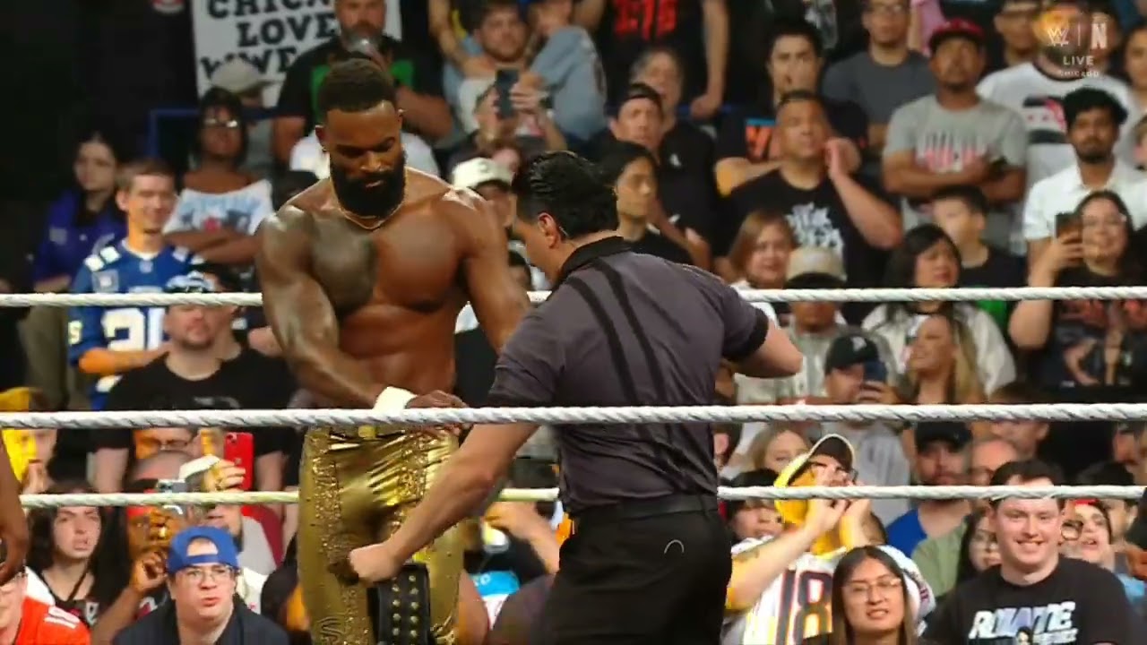 WWE RAW THE STREET PROFITS VS THE VISION 07/06/26 background