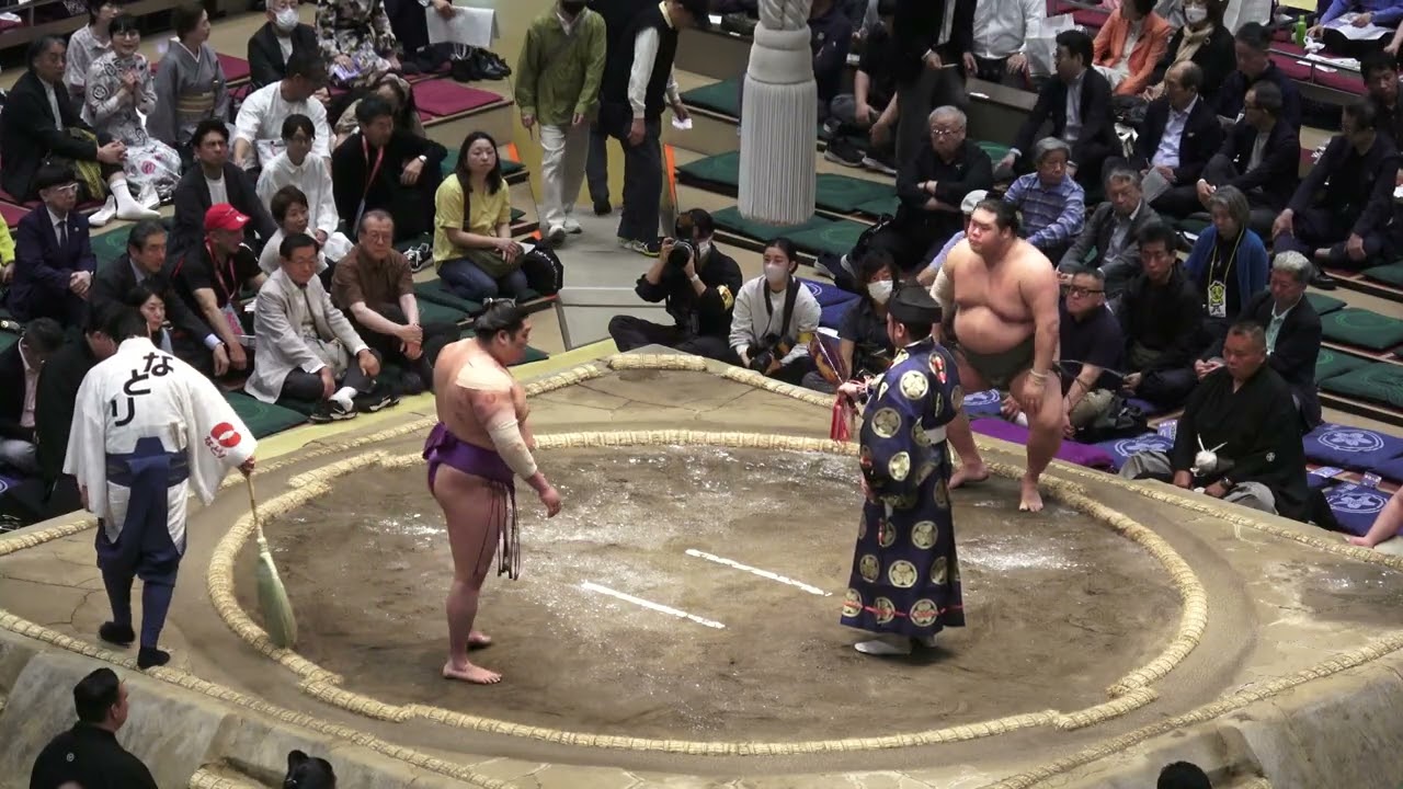 4K《十両》白鷹山×羽出山 明生×尊富士【大相撲令和8年5月場所】15日目 HAKUYOZAN×HATSUYAMA MEISEI×TAKERUFUJI【SUMOMAY DAY15】2026/05/24 background