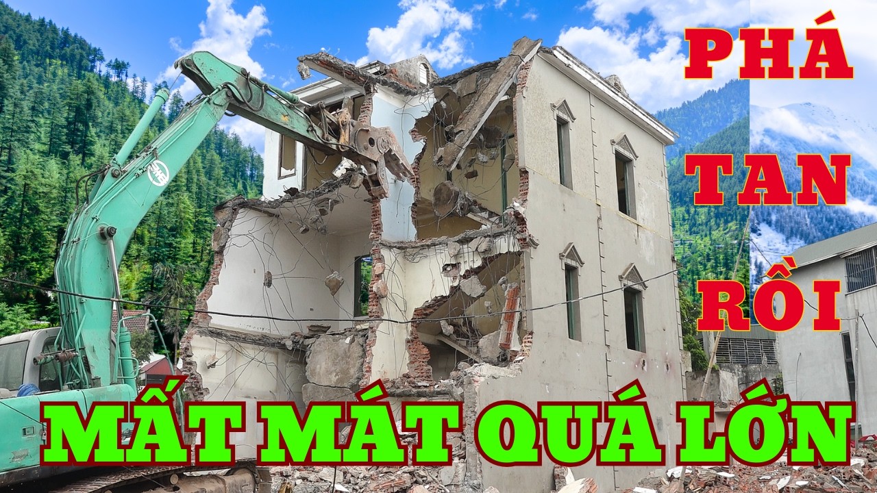 NHÀ 105 tổng 360m2 , 160 m2 được đền bù mất mát quá lớn,The power of an excavator . background
