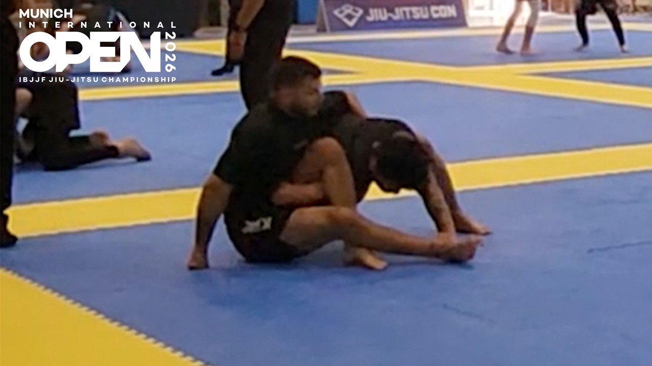 Paolo Abriola vs Davys da Silva / Munich Open No-Gi 2026 background