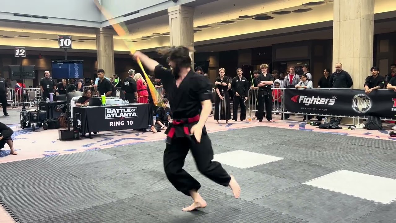 Esteban Tremblay Mens Extreme Weapons - Battle of Atlanta 2026 background
