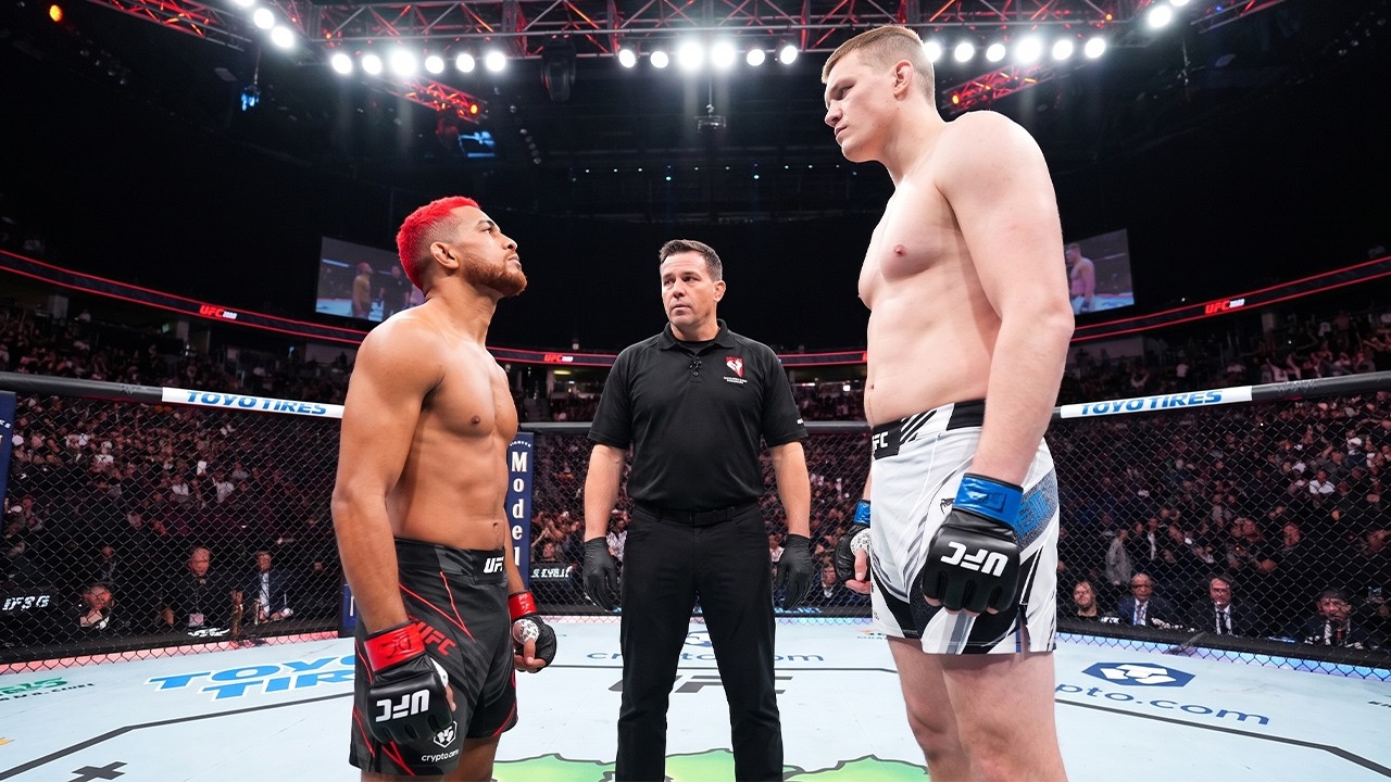 Tiny Fighters Humiliated Giants... And Nobody Saw It Coming background