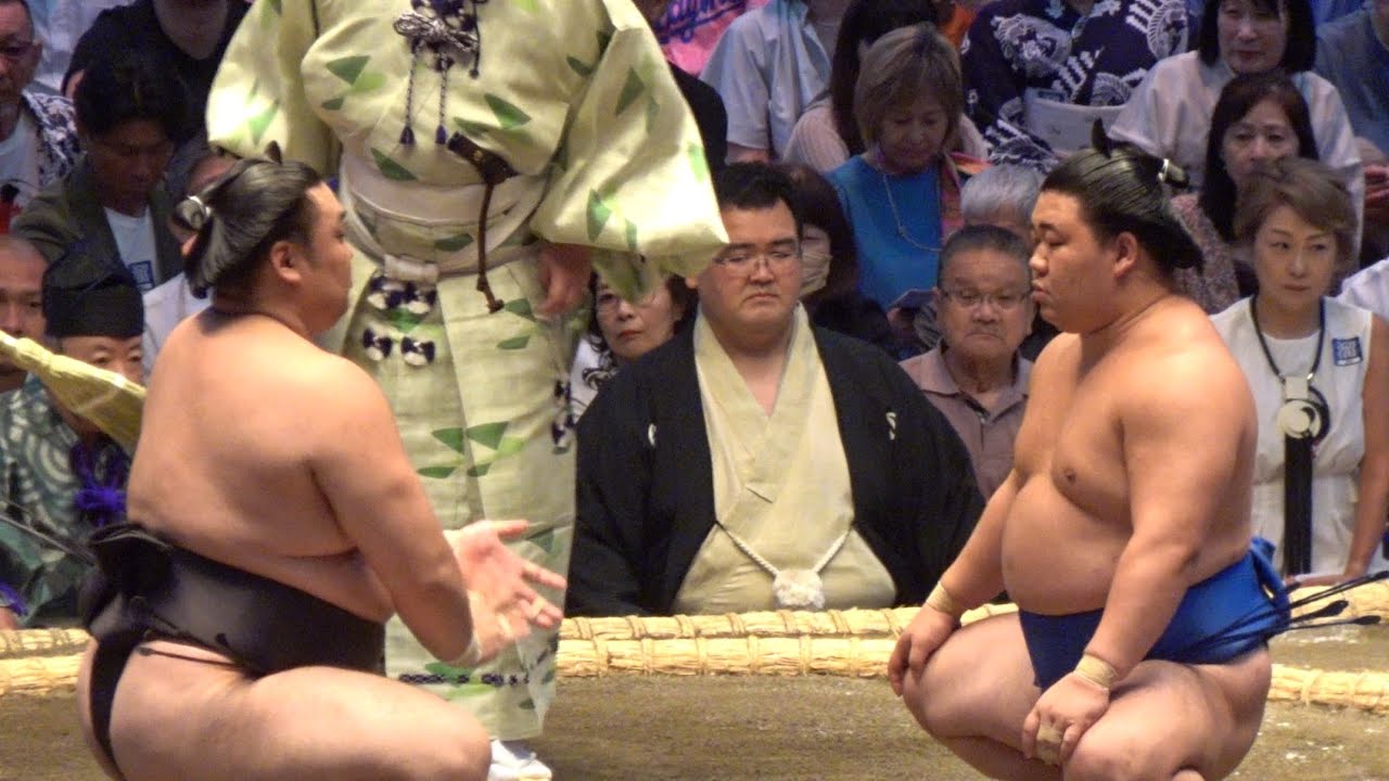速報❗️霧島vs 藤の川【大相撲令和8年7月場所】初日KIRISHIMA vs FUJINOKAWA【SUMO JUL DAY1】2026/07/12 名古屋場所 background