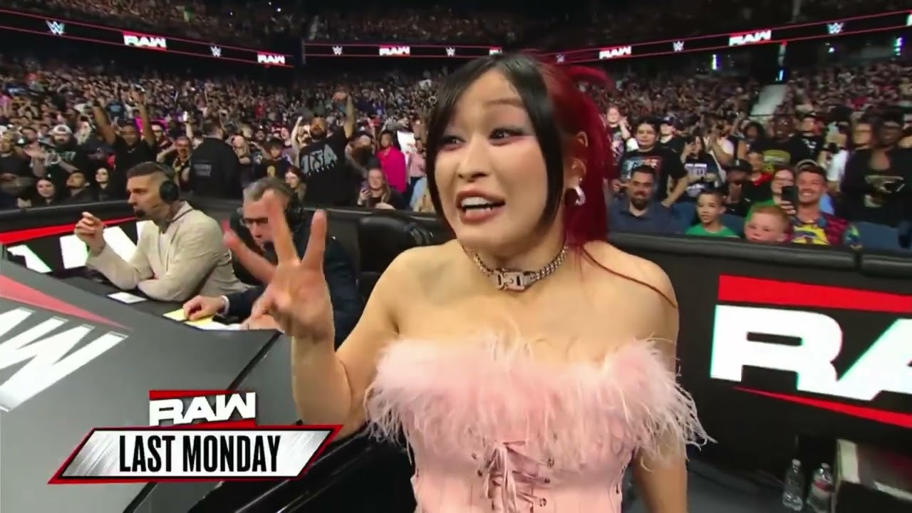 (1/2) Iyo Sky vs Roxanne Perez: Raw July 13 2026 background