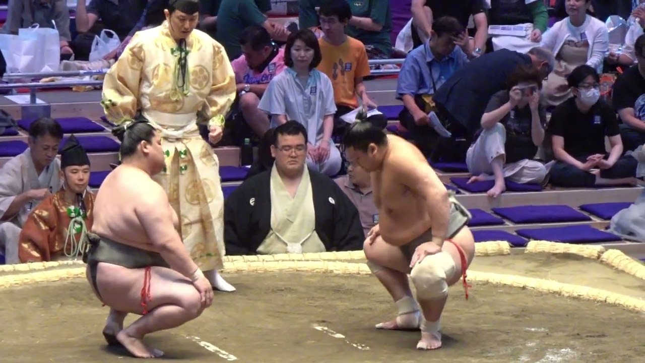 二子山部屋 延原vs對馬洋【大相撲令和8年7月場所】初日 Futagoyama NOBEHARA vs TSUSHIMANADA【SUMO JUL DAY1】2026/07/12 名古屋場所 background