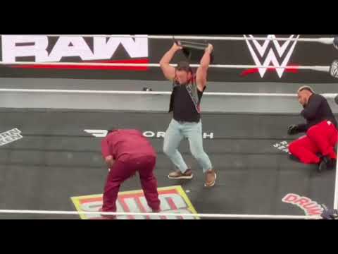 LA Knight Challenges The Bloodline for SummerSlam - Raw 7/13/2026 background
