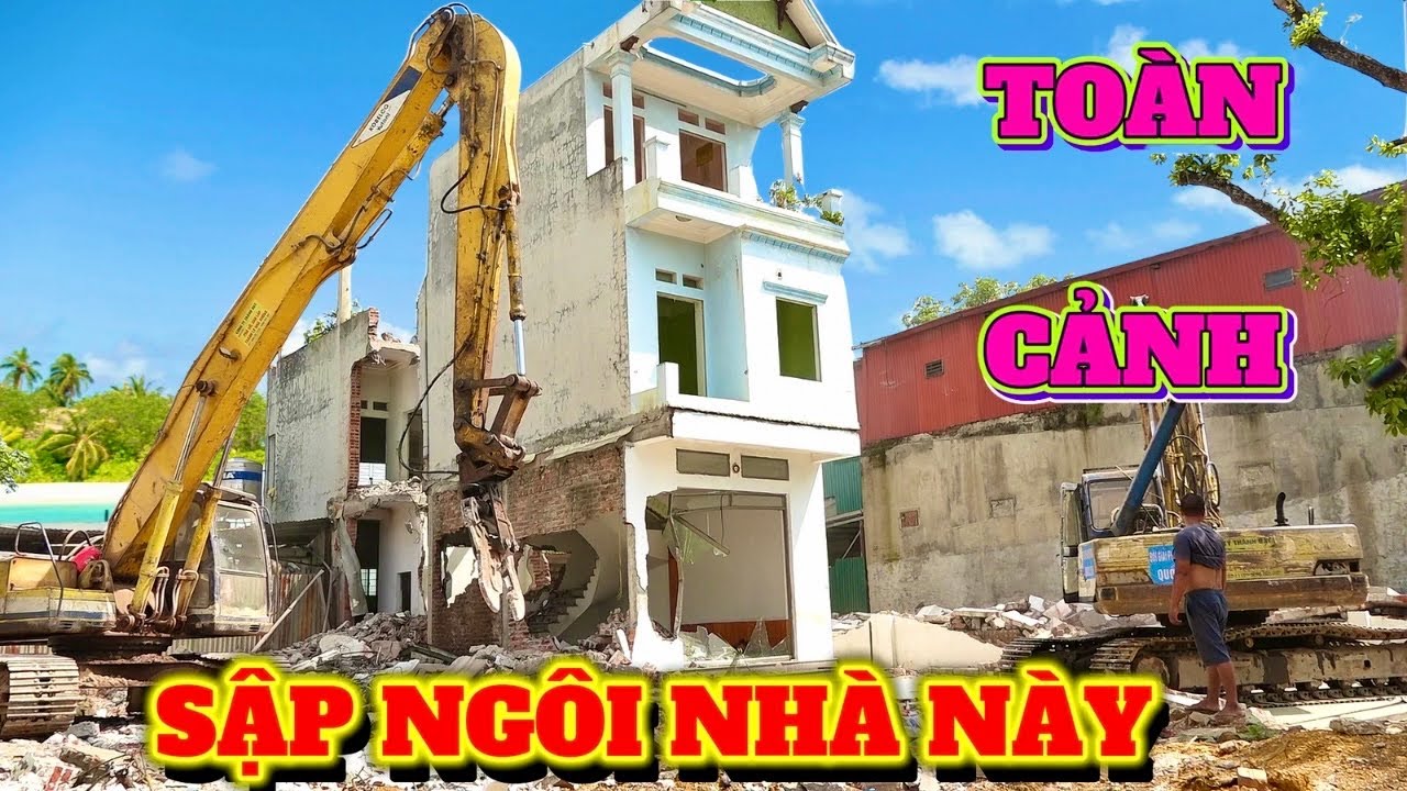 BA NGÔI NHÀ SẬP một buổi chiều tại XUÂN MAI CHƯƠNG MỸ HÀ NỘI,Demolition and site clearance . background
