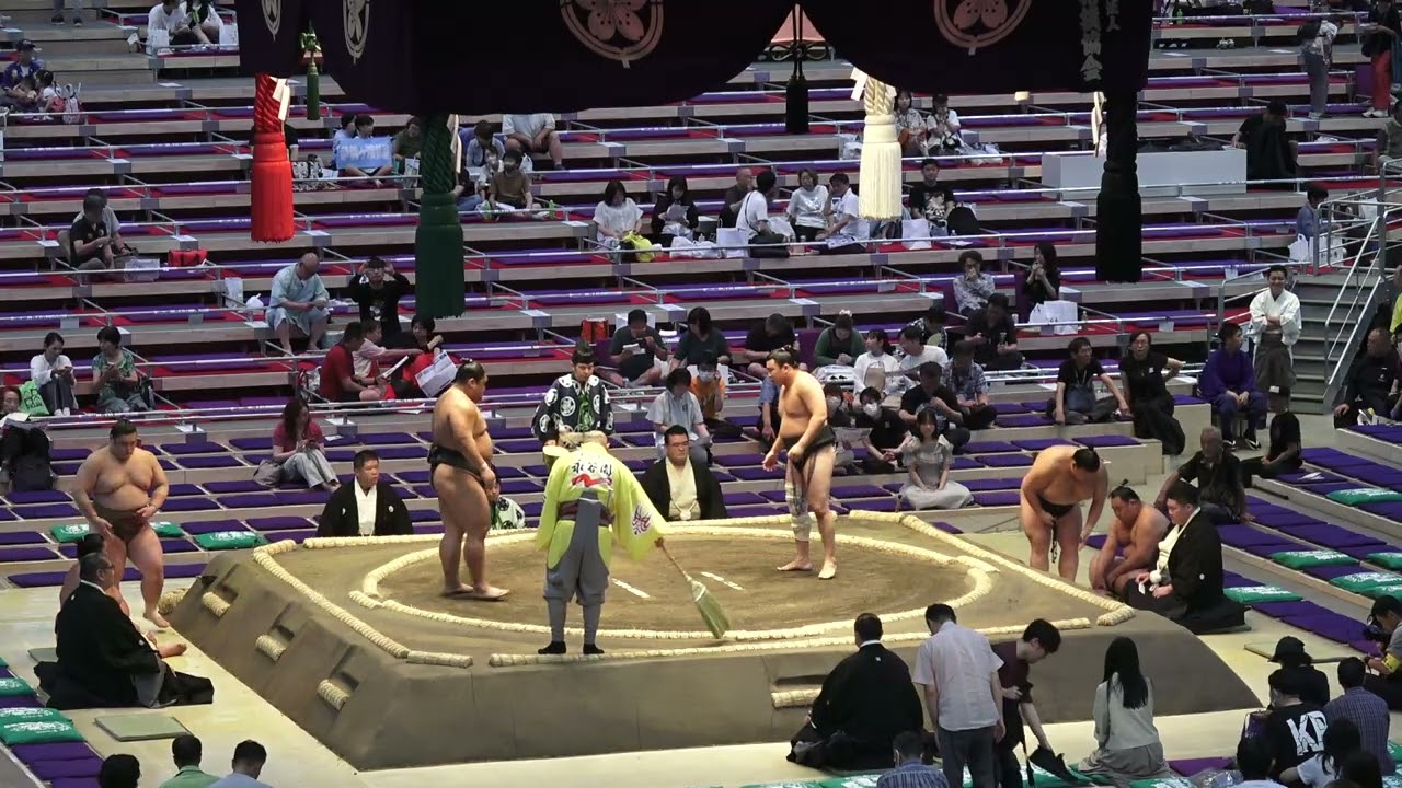 4K《三段目》春雷×富士東 北磻磨×許田 三重ノ富士×古田 琴泰広×千代雷山 新隆山×納谷【大相撲令和8年7月場所】初日 【SUMO JUL DAY1】2026/07/12 名古屋場所 background