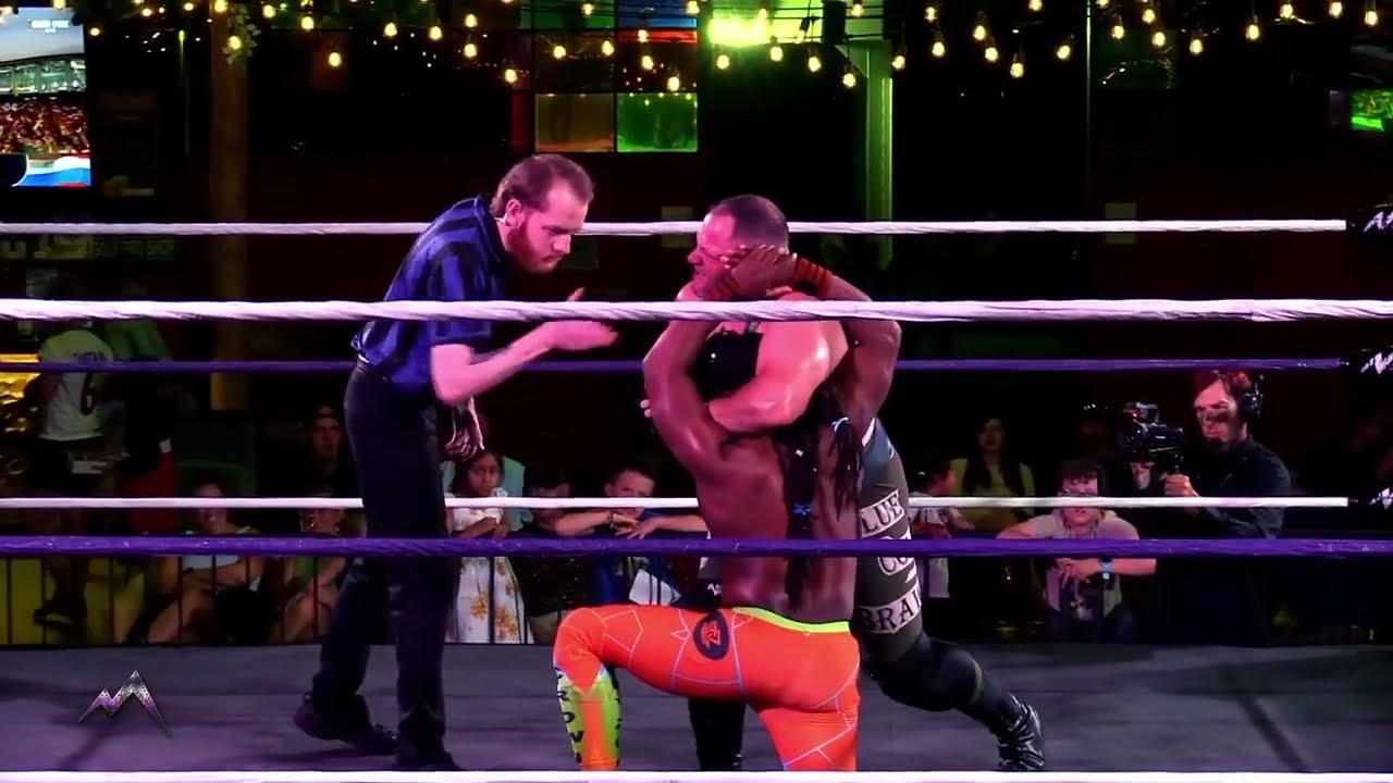 Bryzco Crowne vs Dustin Uhrich Charged 505 background