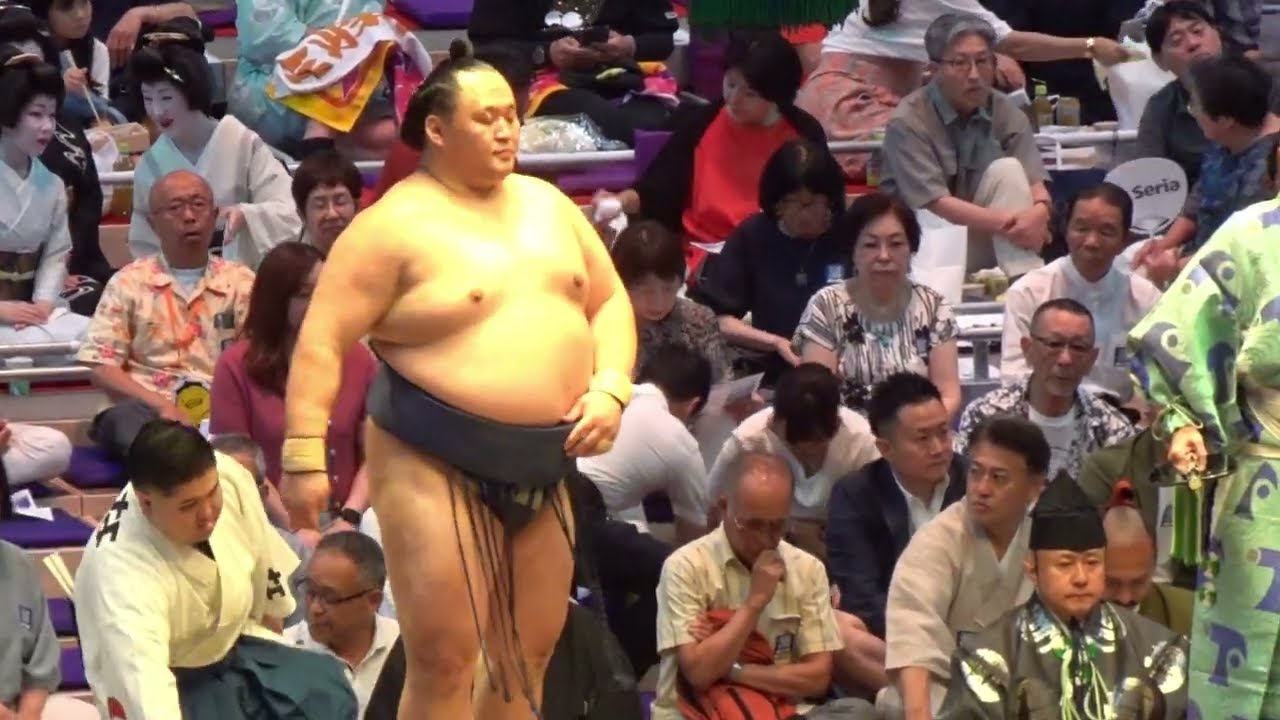 玉鷲 vs 羽出山【大相撲令和8年7月場所】初日 TAMAWASHI vs HATSUYAMA【SUMO JUL DAY1】2026/07/12 名古屋場所 background