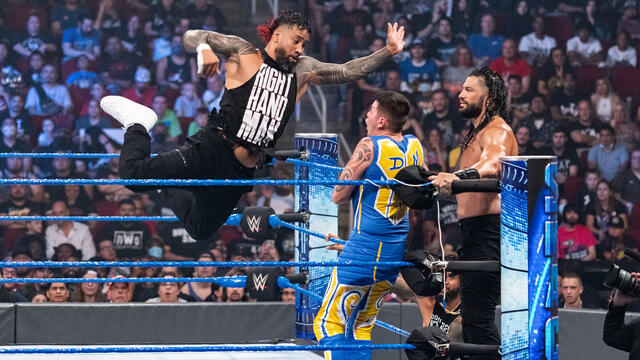 FULL MATCH: Edge & The Mysterios vs. Roman Reigns & The Usos: SmackDown, July 16, 2021 background