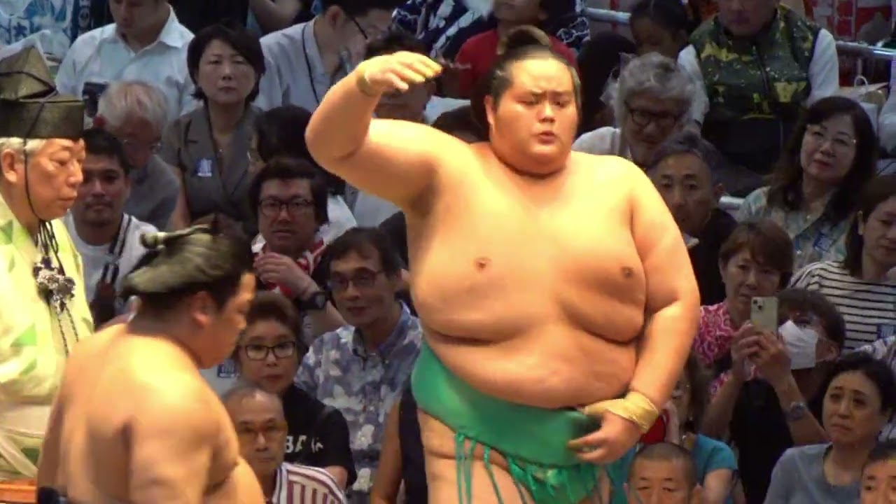 速報❗️琴櫻 vs 平戸海【大相撲令和8年7月場所】8日目 中日 KOTOZAKURA vs HIRADOUMI【SUMO JUL DAY8】2026/07/19 名古屋場所 background