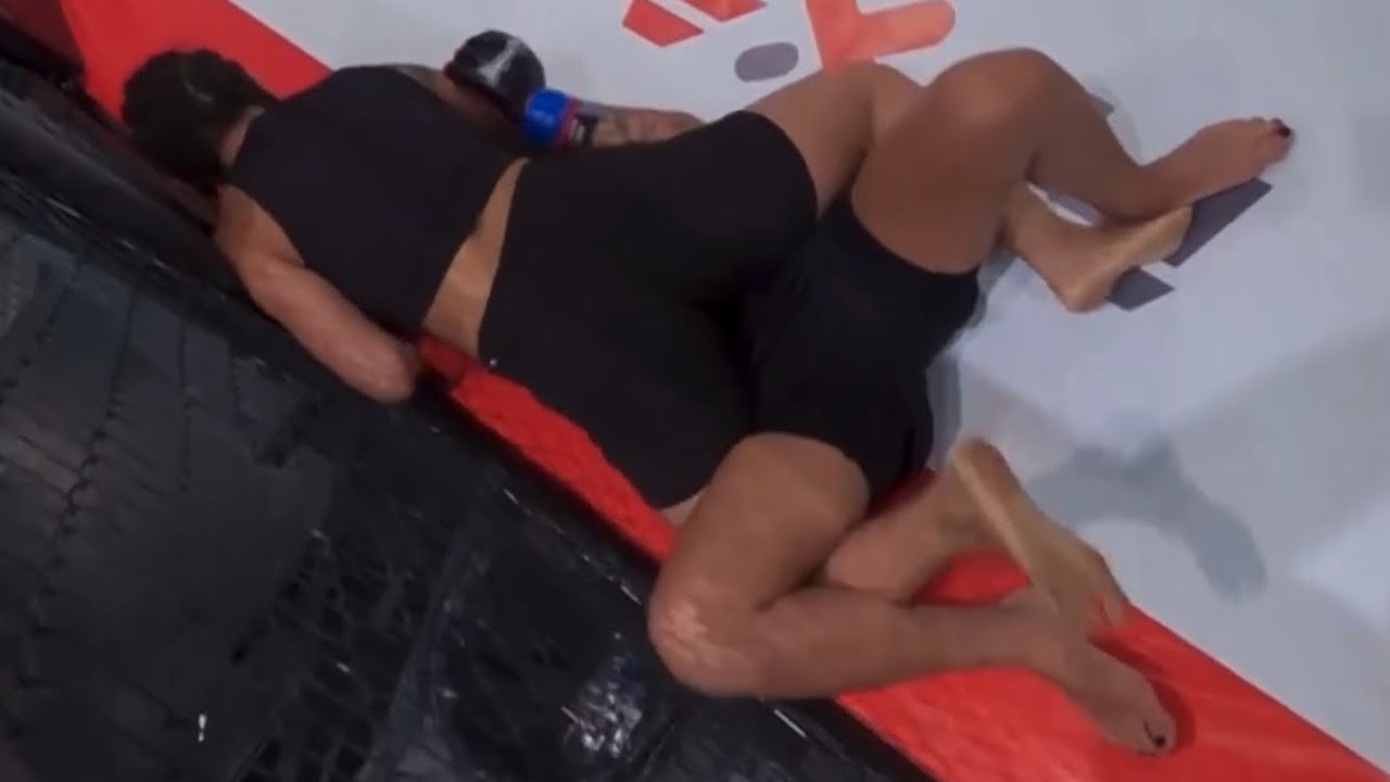 Ramona loses her first MMA fight via rear naked choke background