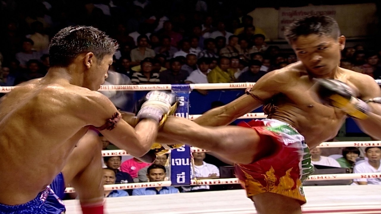 Kem Sitsongpeenong vs. Yodbuangam Lukbanyai I | Rajadamnern Stadium | Full Muay Thai Fight background