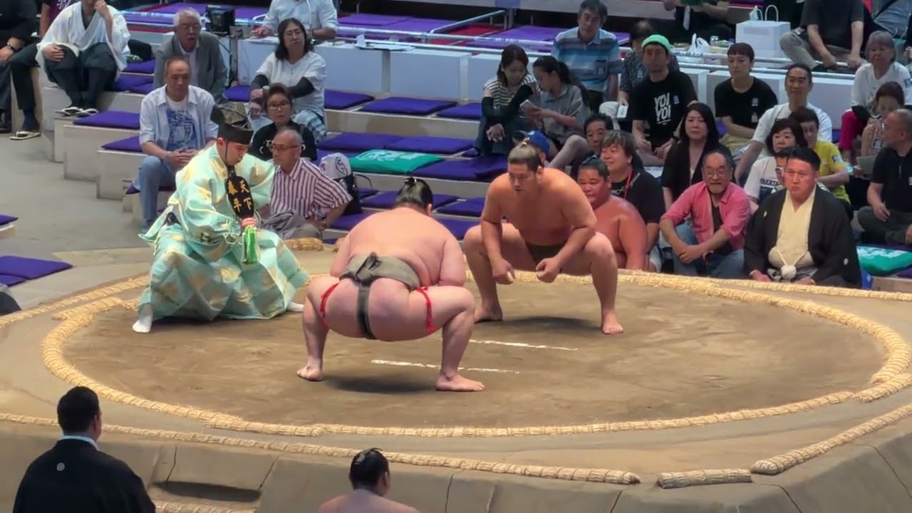 速報❗️二子山部屋 延原 vs 竜翔【大相撲令和8年7月場所】8日目 中日 Futagoyama NOBEHARA vs RYUSHO【SUMO JUL DAY8】2026/07/19 名古屋場所 background