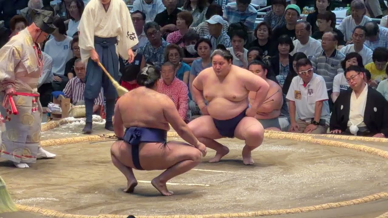 速報❗️二子山部屋 狼雅 vs 藤青雲【大相撲令和8年7月場所】8日目 中日 Futagoyama ROGA vs FUJISEIUN【SUMO JUL DAY8】2026/07/19 名古屋場所 background