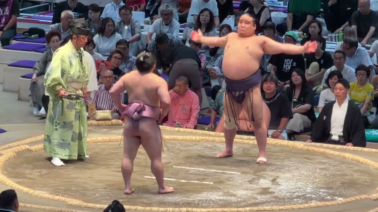 速報❗️炎鵬 vs 風賢央【大相撲令和8年7月場所】8日目 中日 ENHO vs KAZEKENO【SUMO JUL DAY8】2026/07/19 名古屋場所 background