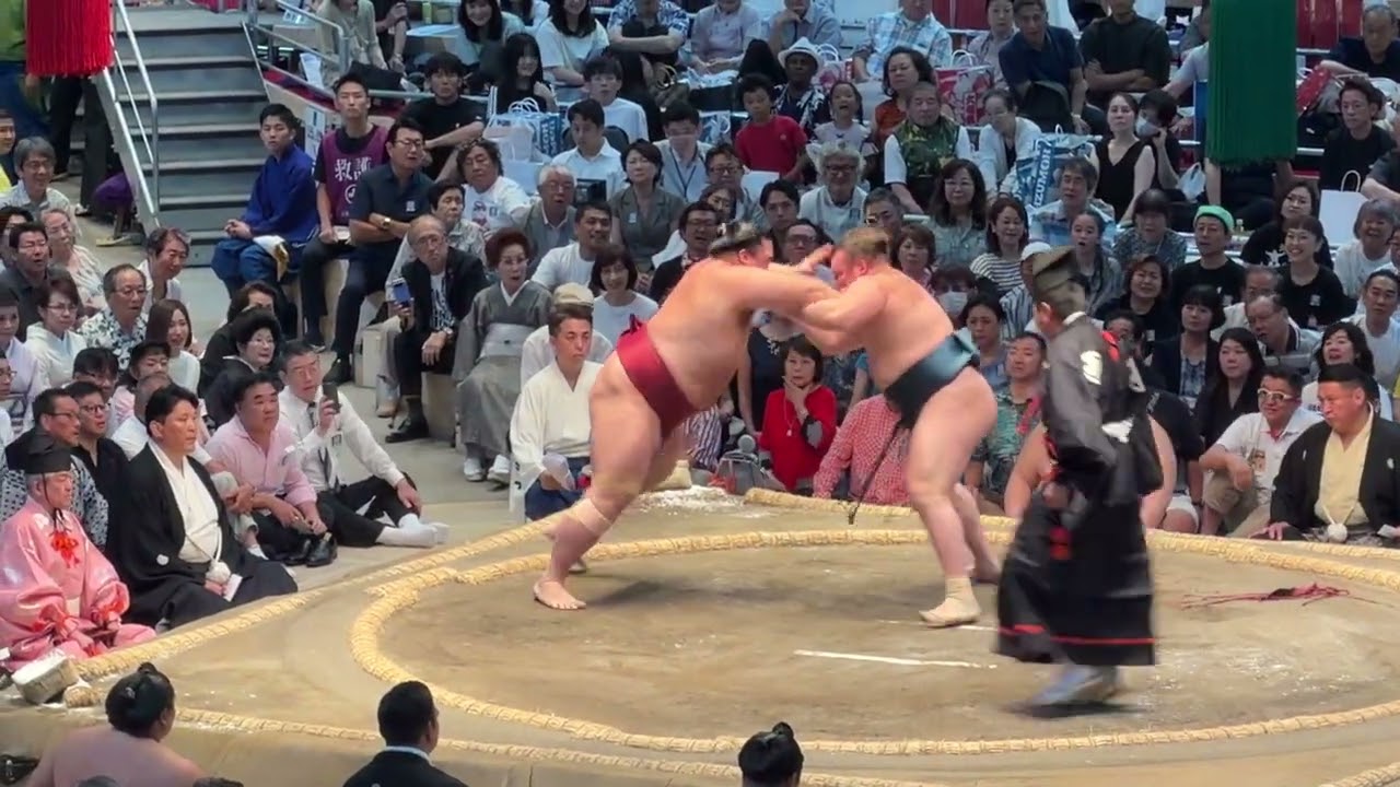 速報❗️安青錦 vs 隆の勝【大相撲令和8年7月場所】8日目 中日 AONISHIKI vs TAKANOSHO【SUMO JUL DAY8】2026/07/19 名古屋場所 background