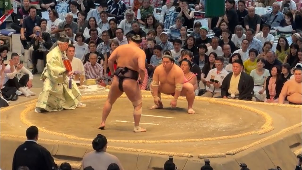 速報❗️豊昇龍 vs 大栄翔【大相撲令和8年7月場所】8日目 中日 HOSHORYU vs DAIEISHO【SUMO JUL DAY8】2026/07/19 名古屋場所 background