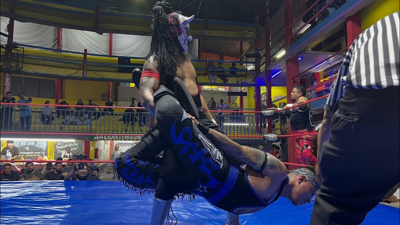Lucha estelar Trauma II y Atomick Star ЁЯЖЪ C├нclope y Lunatik Fly en la Arena San Juan Pantitl├бn background