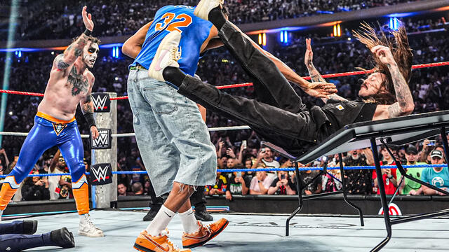 Karl-Anthony Towns CHOKESLAMS Dominik and JD McDonagh: Saturday Night's Main Event highlights background