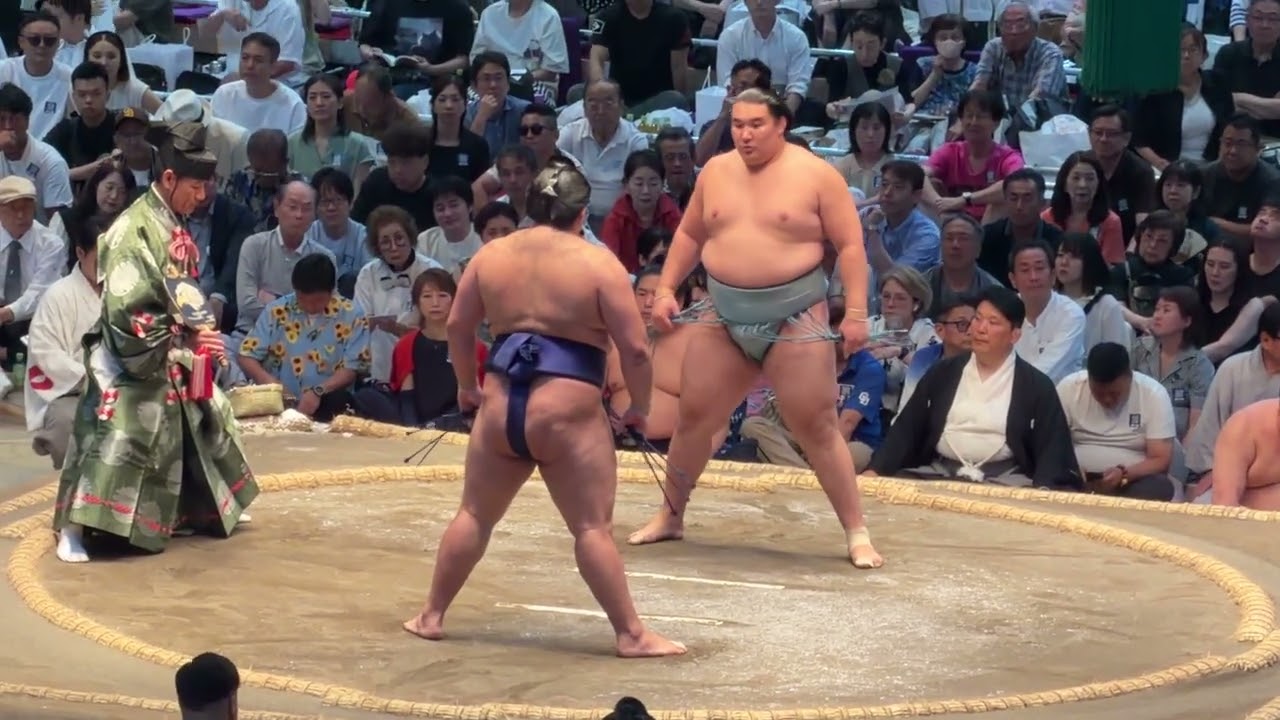 速報❗️二子山部屋 狼雅 vs 欧勝馬 【大相撲令和8年7月場所】9日目 Futagoyama ROGA vs OSHOMA【SUMO JUL DAY9】2026/07/20名古屋場所 background
