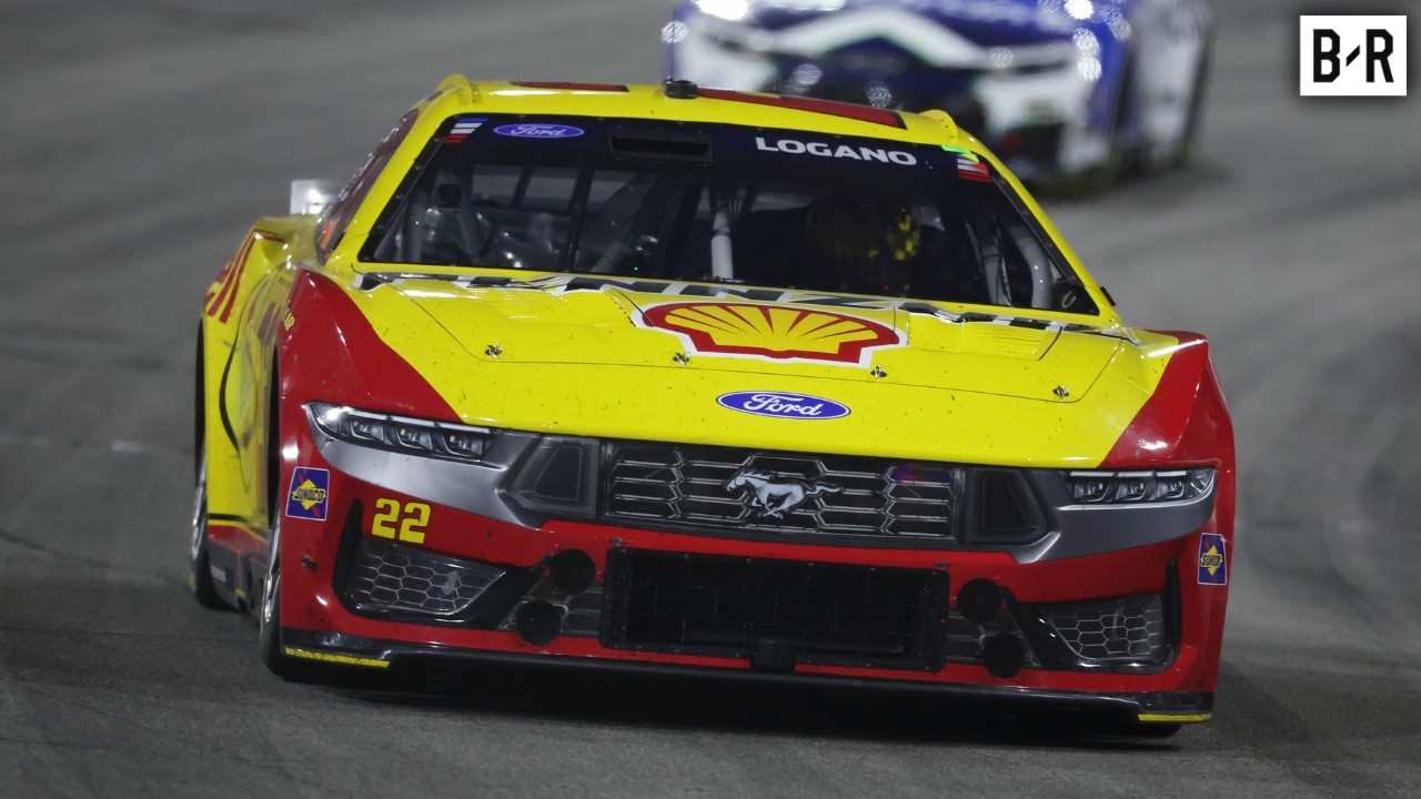 Final Laps of Window World 450 | NASCAR Cup Series background