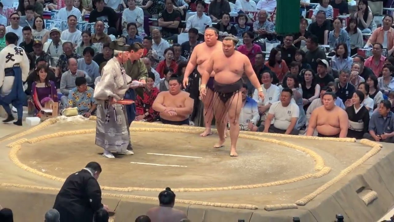 速報❗️宇良 vs 若元春 【大相撲令和8年7月場所】9日目 URA vs WAKAMOTOHARU【SUMO JUL DAY9】2026/07/20名古屋場所 background