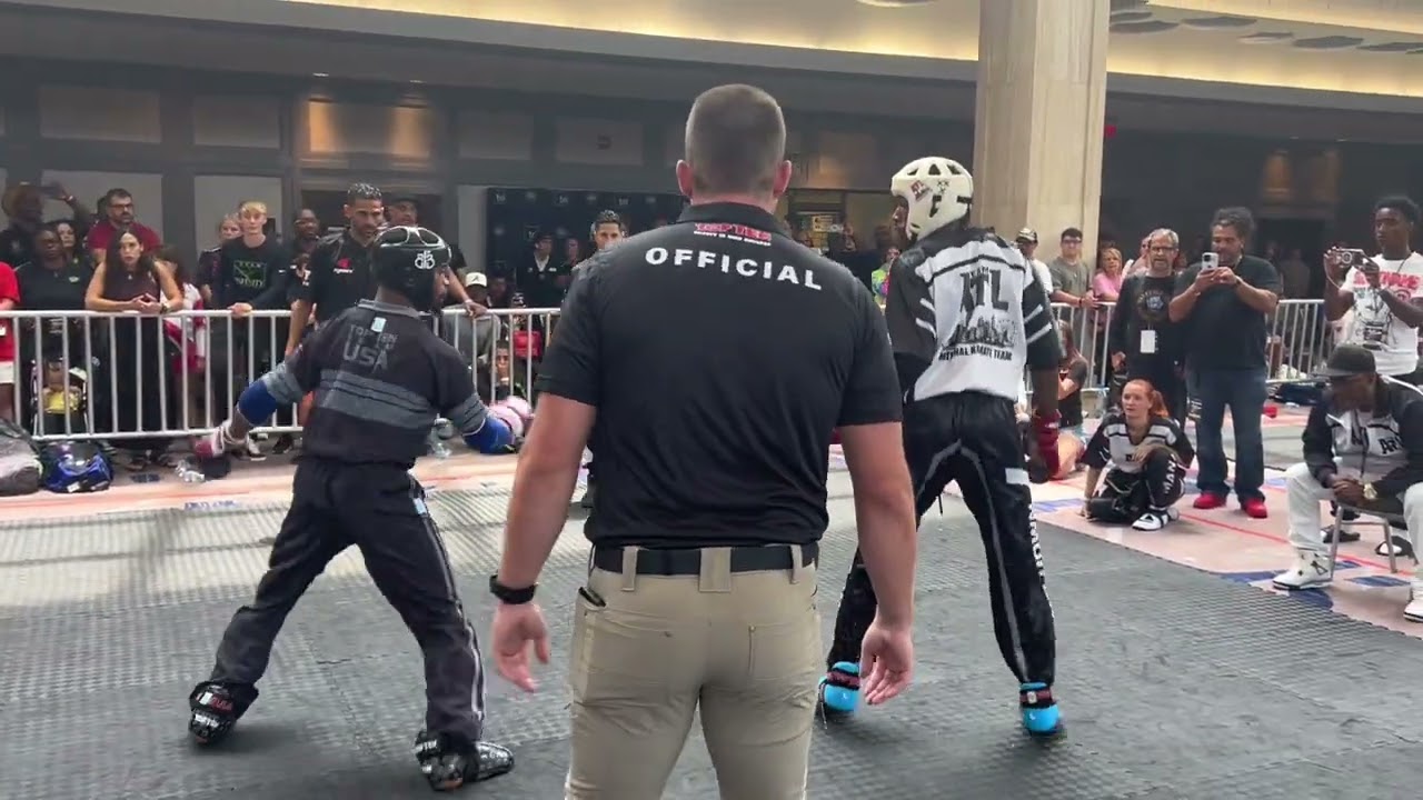 Bailey Murphy vs Jalen Lazenby Mens Welterweight Sparring - Battle of Atlanta 2026 background