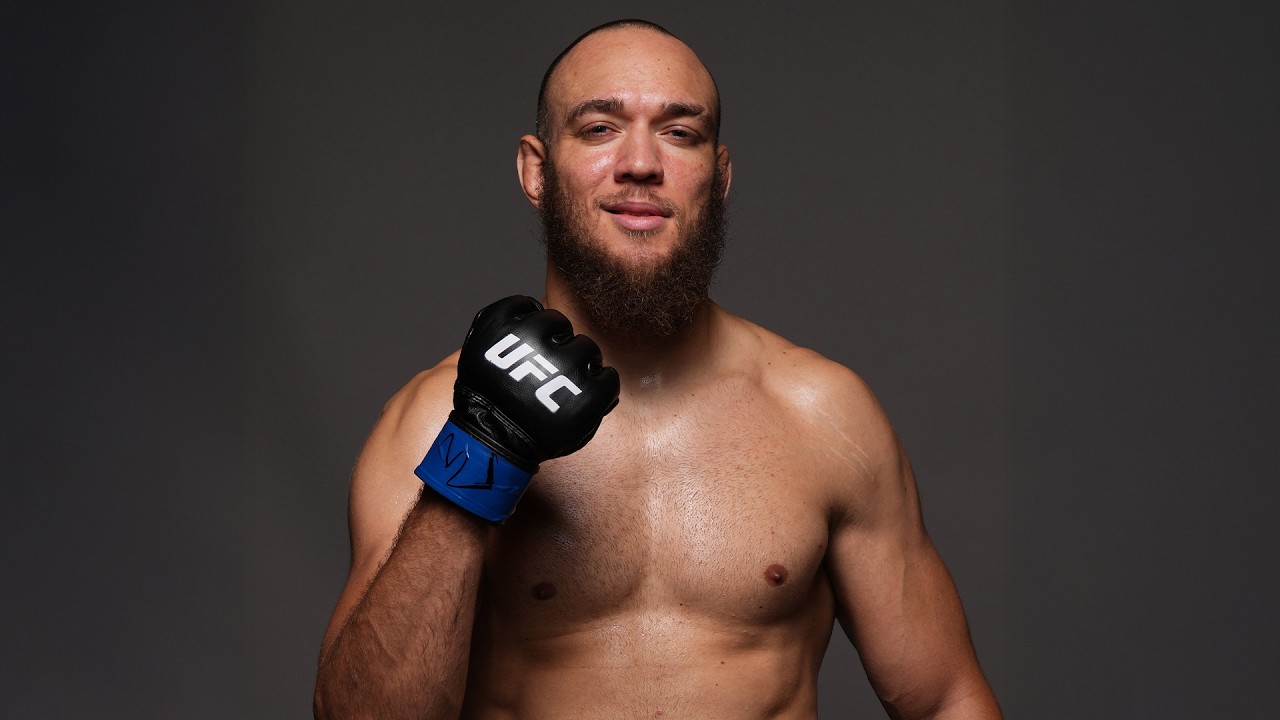 Valter Walker | Lutador em Destaque | UFC Abu Dhabi background