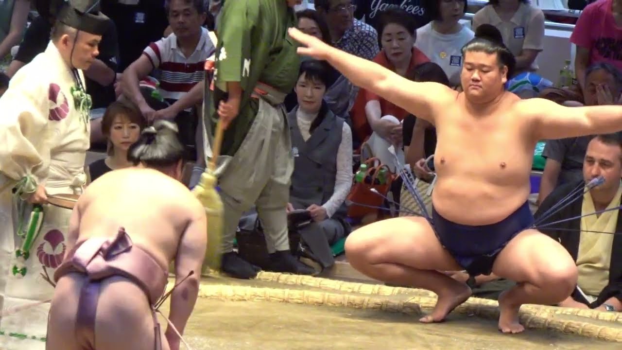羽出山vs炎鵬【大相撲令和8年7月場所】9日目【SUMO JUL DAY9】2026/07/20 名古屋場所 background