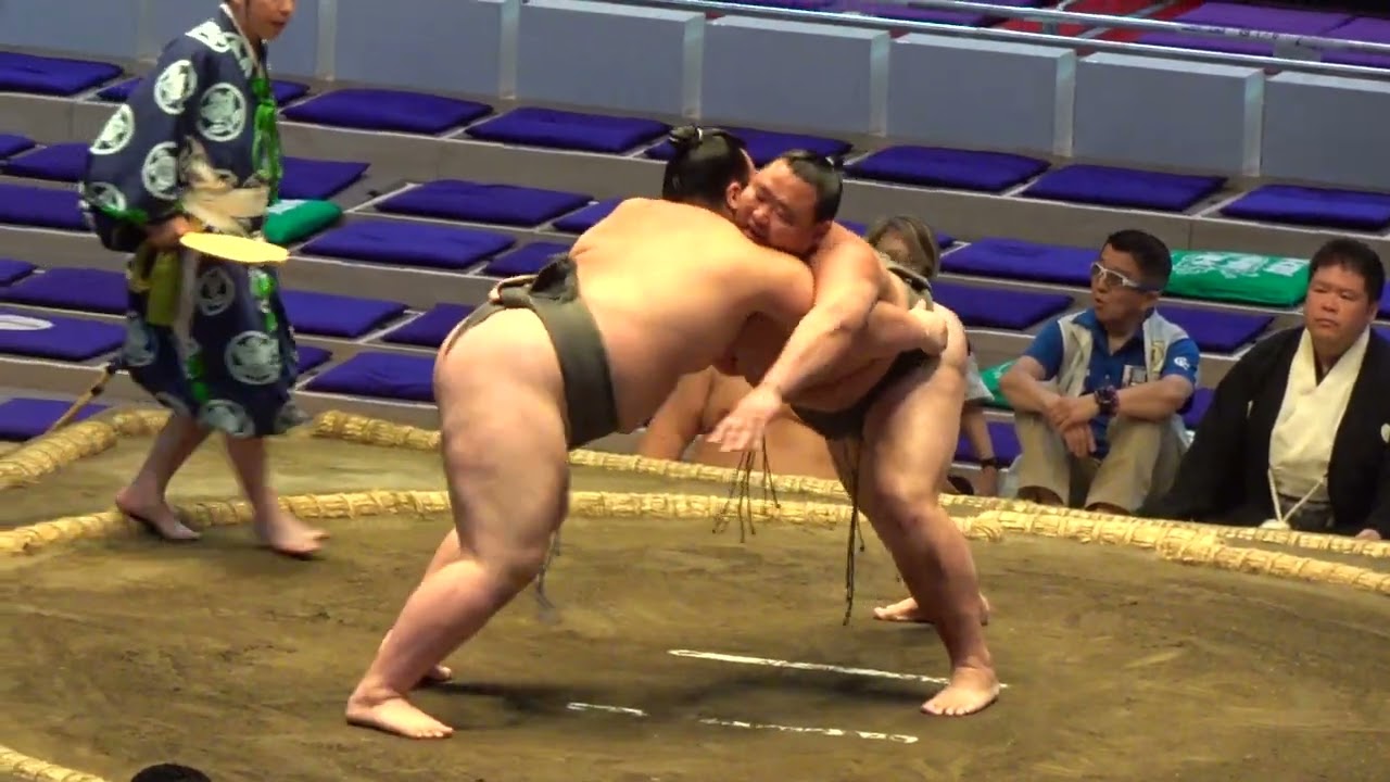 夢之富士 vs 千代雷山【大相撲令和8年7月場所】9日目 YUMENOFUJI vs CHIYORAIZAN【SUMO JUL DAY9】2026/07/20 名古屋場所 background