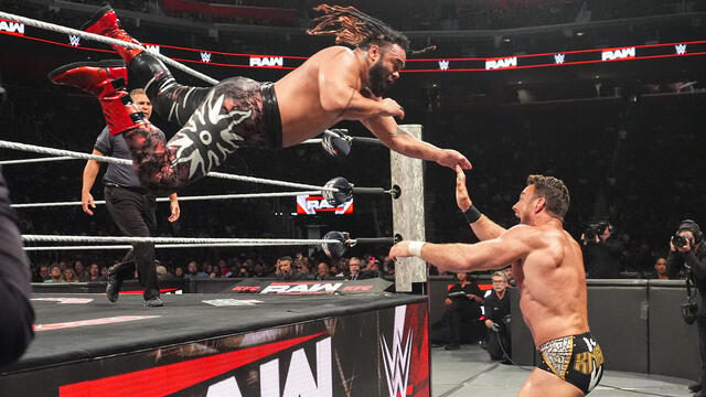 The Bloodline decimate Solo Sikoa, LA Knight and Royce Keys: Raw highlights, July 20, 2026 background