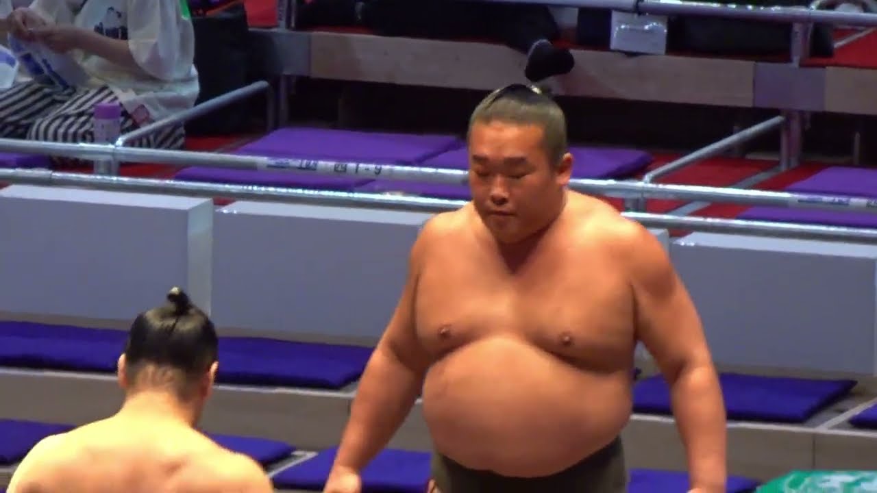 天照馬(荒汐部屋) vs 朝氣龍(高砂部屋)【大相撲令和8年7月場所】9日目 TENSHOMA vs ASAKIRYU【SUMO JUL DAY9】2026/07/20 名古屋場所 background