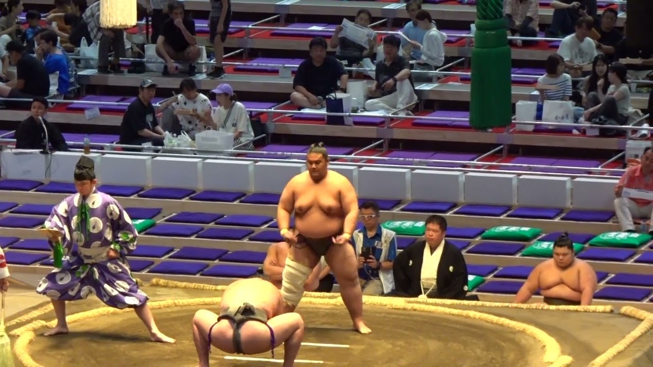 二子山部屋 許田 vs 立浪部屋 春雷【大相撲令和8年7月場所】9日目 Futagoyama KYODA×Tatsunami SHUNRAI【SUMOJULDAY9】2026/07/20名古屋場所 background
