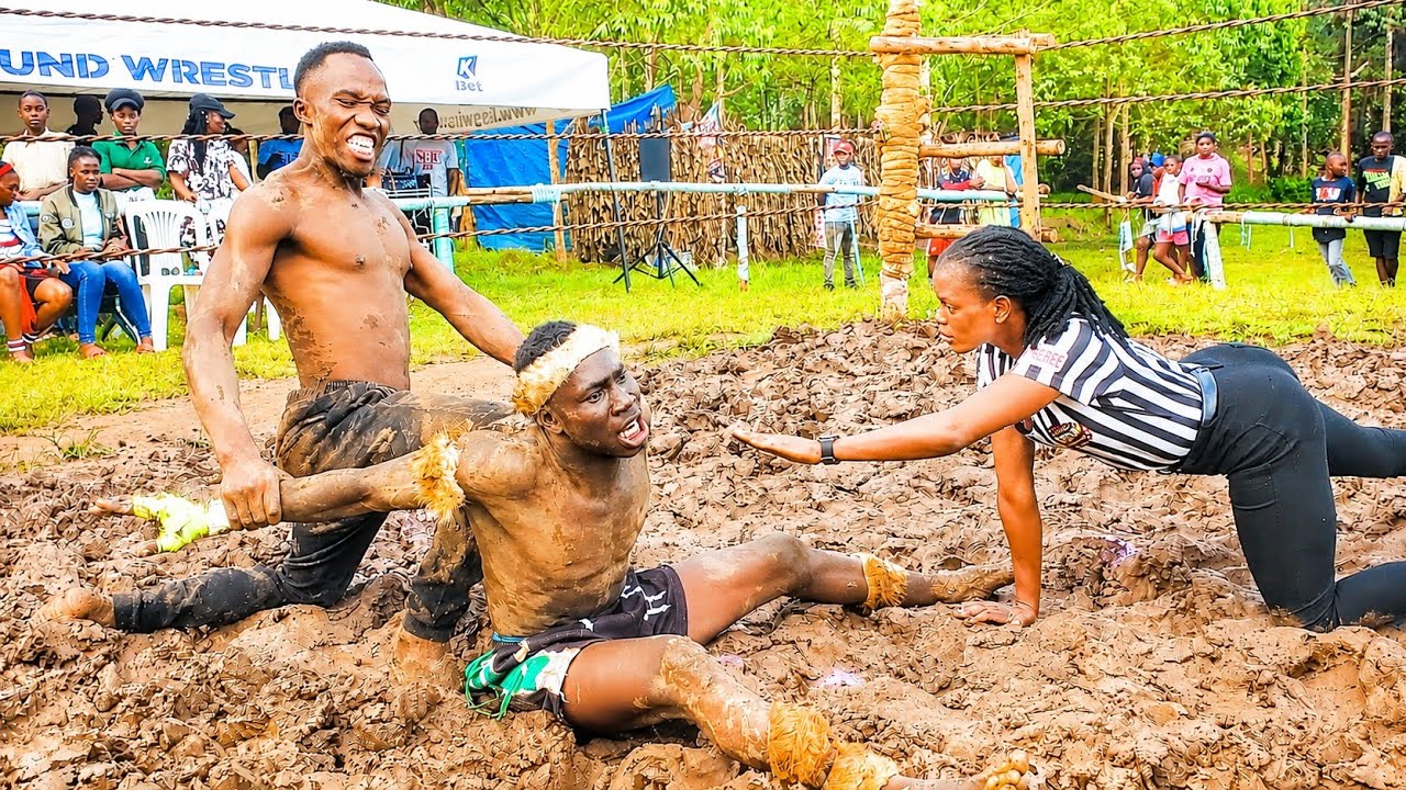 Beng From South Sudan 🇸🇸 vs Buffalo From Busia Uganda 🇺🇬 | Soft Ground Wrestling background