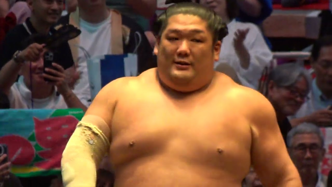 『優勝争い2敗の尊富士』尊富士 vs 大の里【大相撲令和8年7月場所】13日目 TAKERUFUJI×ONOSATO【SUMO JUL DAY13】2026/07/24名古屋場所 ズーム版 background