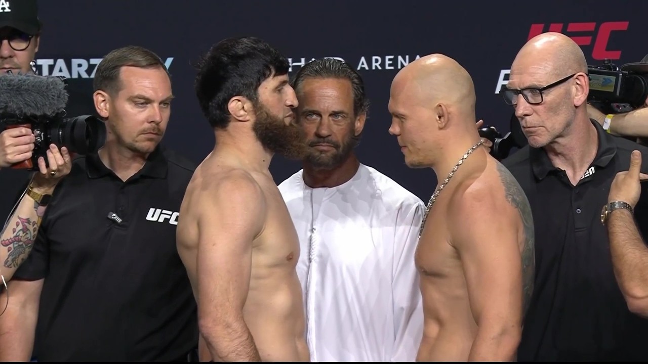 UFC Абу-Даби: Битвы взглядов и финальные слова background