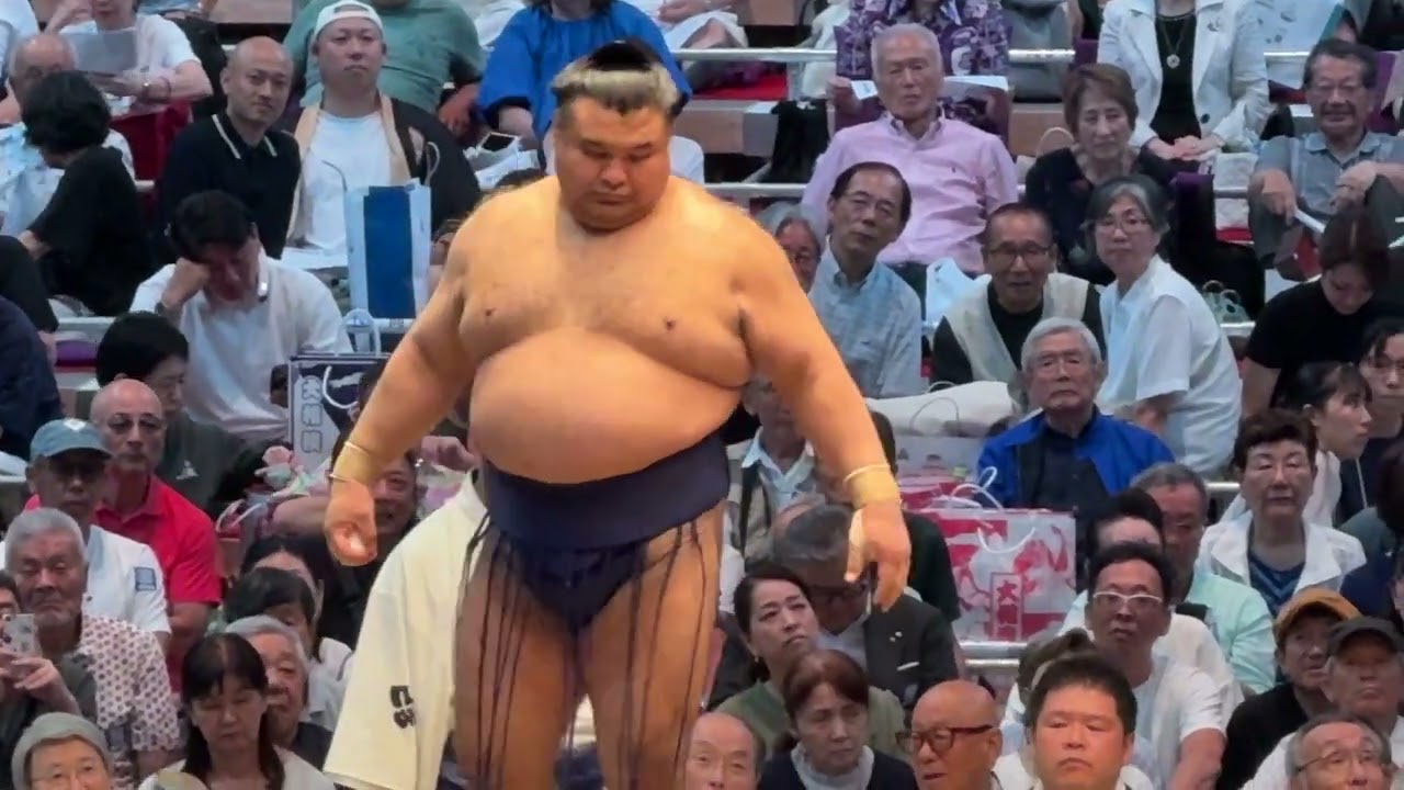 速報❗️『優勝争い3敗の高安』高安 vs 琴勝峰【大相撲令和8年7月場所】13日目 TAKAYASU×KOTOSHOHO【SUMO JUL DAY13】2026/07/24名古屋場所 background
