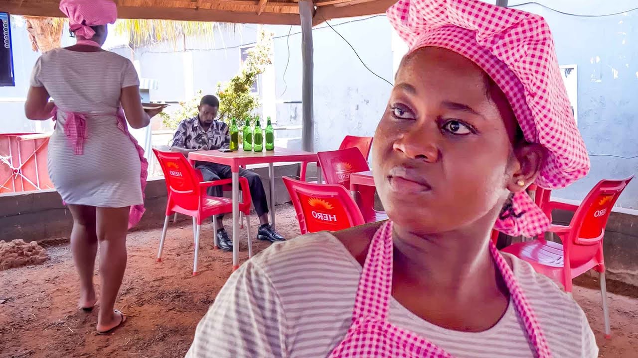 Pretty Waitress was Sacked for Slapping a customer that touched her NYASH