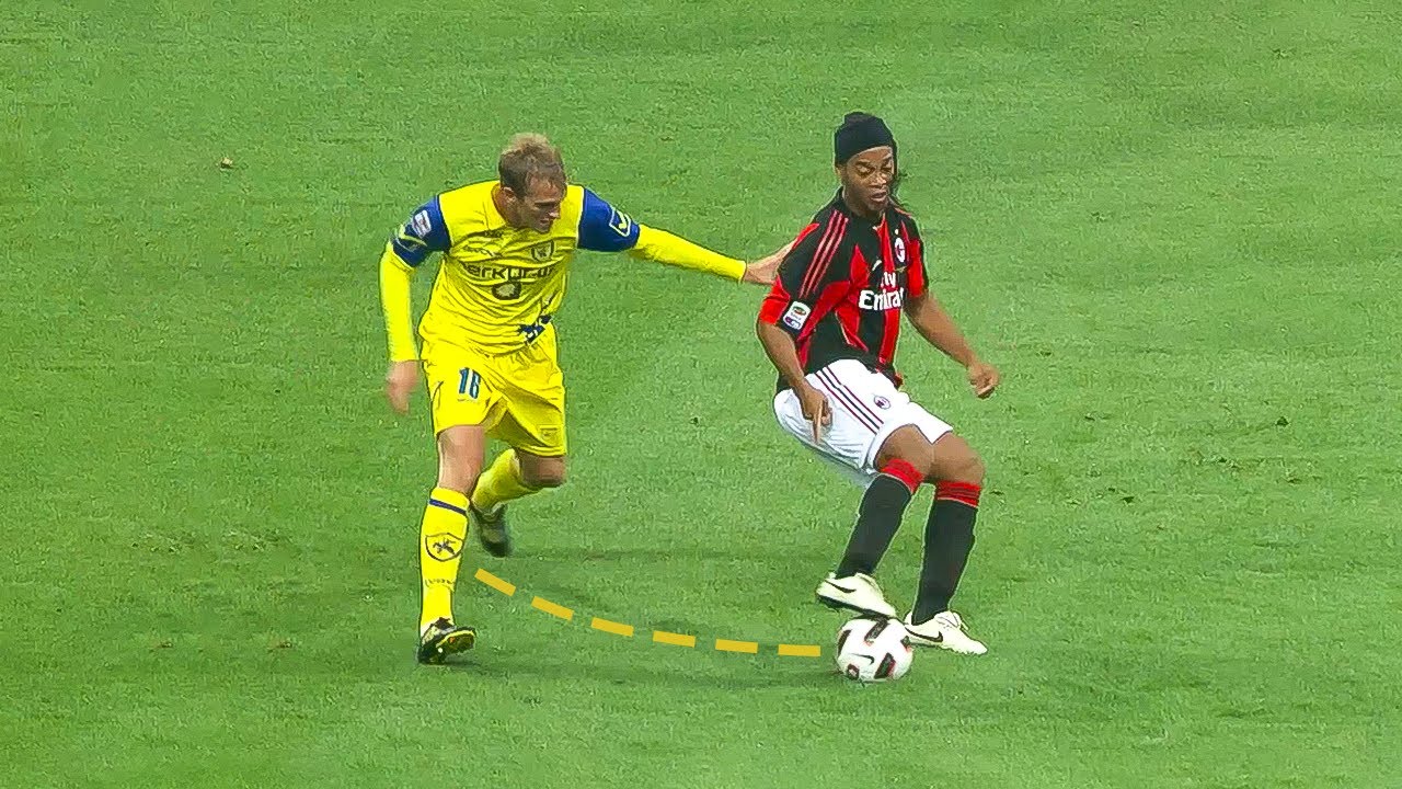 Ronaldinho in this version was SCARY background