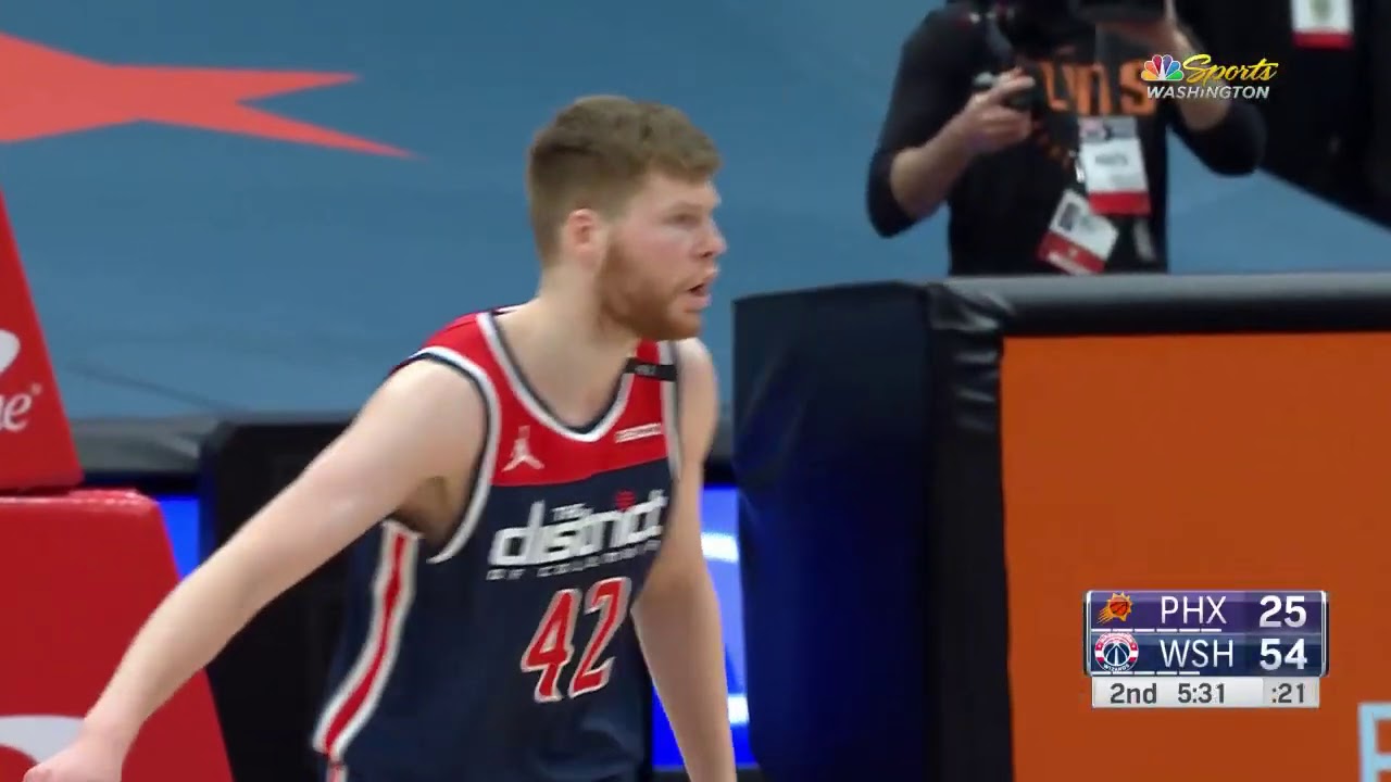 Highlights: Davis Bertans pours in six 3-pointers vs. Suns background