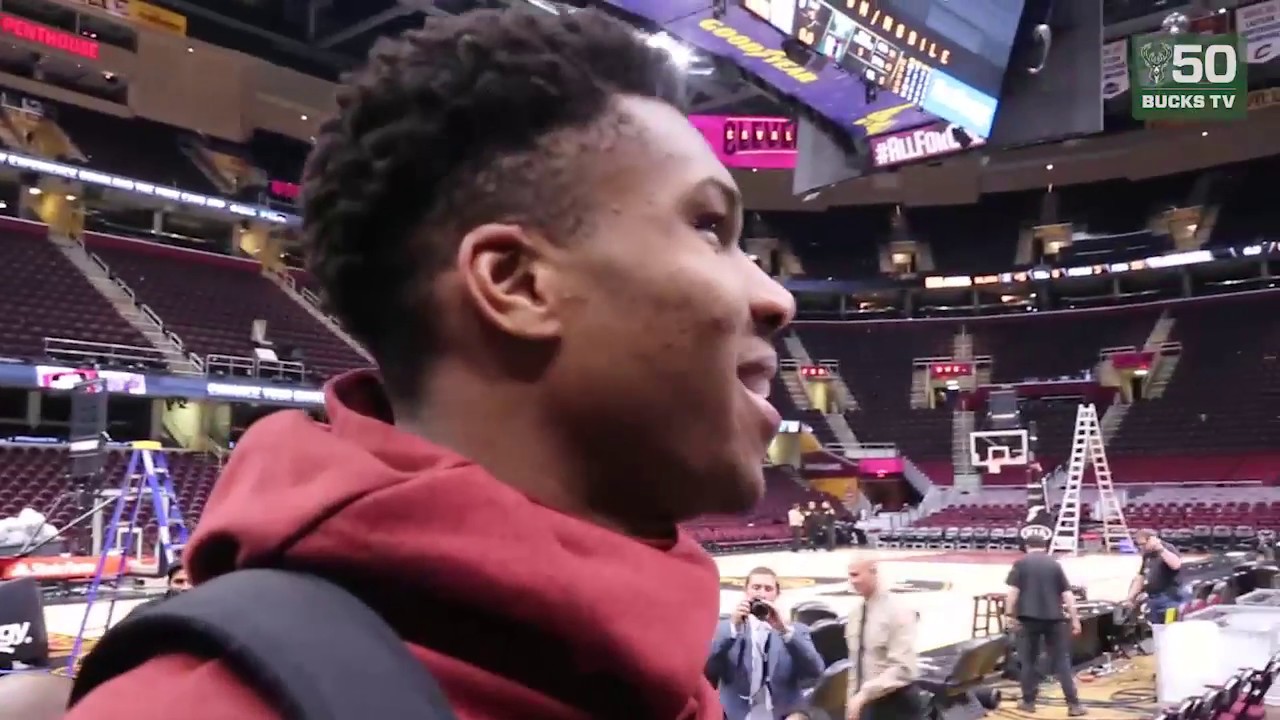 Hundreds of Greeks Meet Giannis In Cleveland background