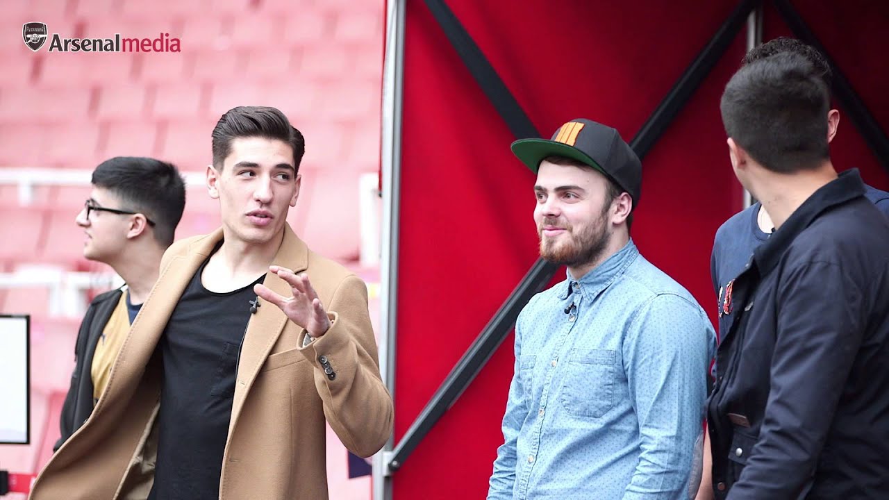 Hector Bellerin: "He's like the Mesut Ozil of COD, he can see everything!"