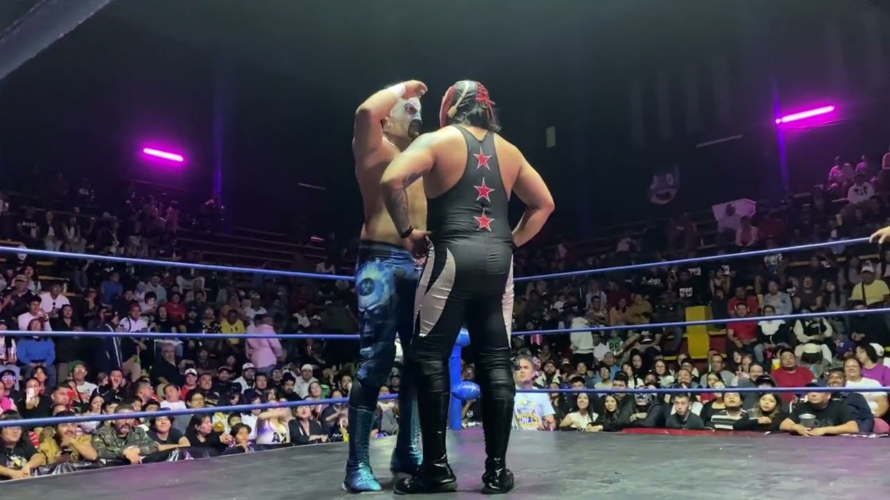 Hijo Mr. Niebla, Vudu Max y Caníbal Jr 🆚 Estrella de Plata Jr, Caballero de Fuego y Escarlata Negro background