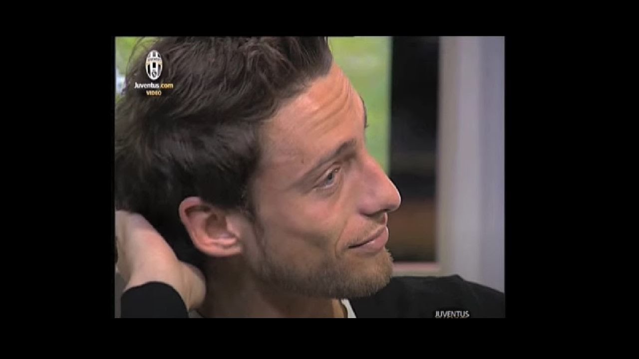 A young Claudio Marchisio scores a great Juventus goal! background